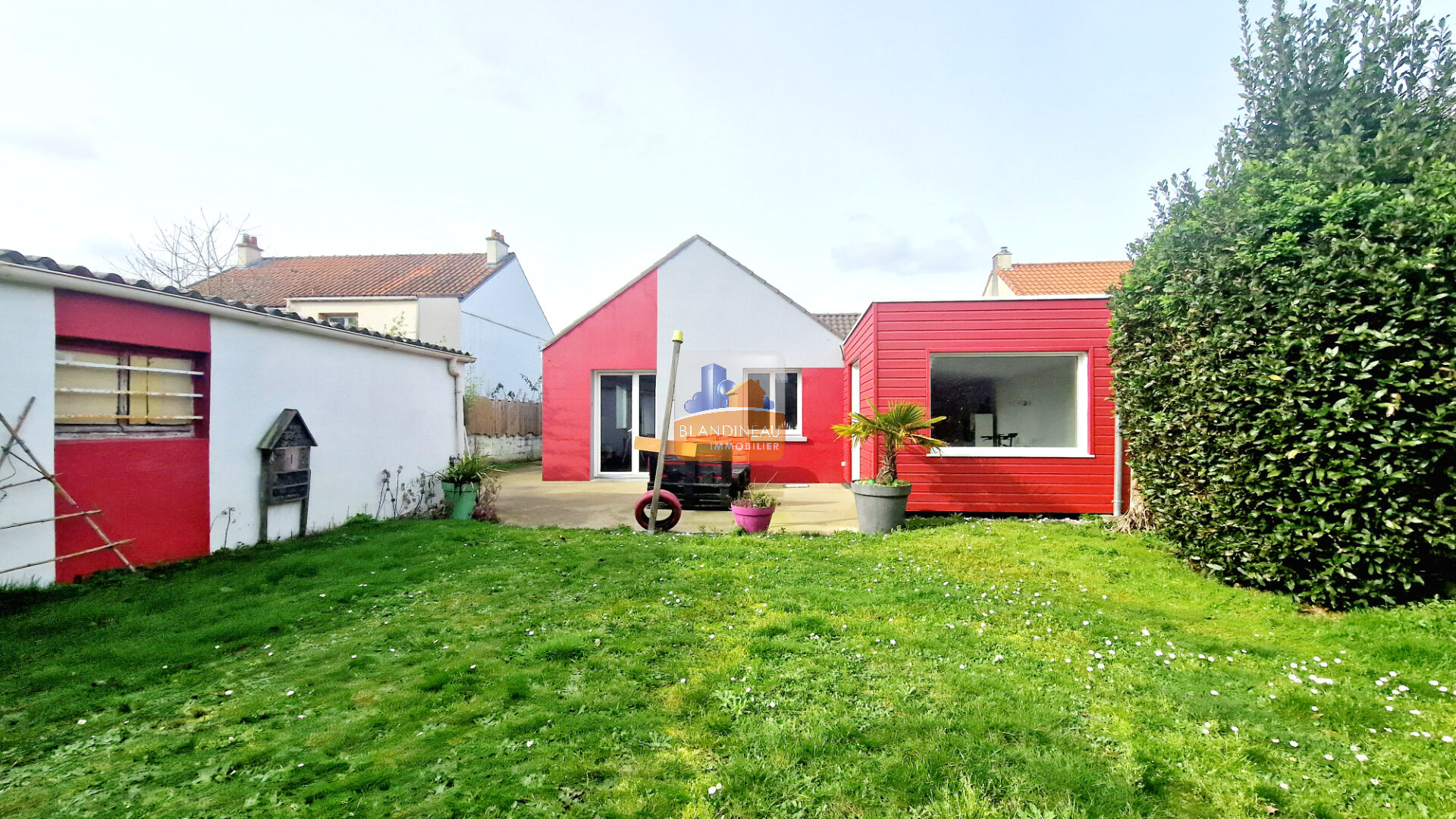 MAISON à BOUGUENAIS