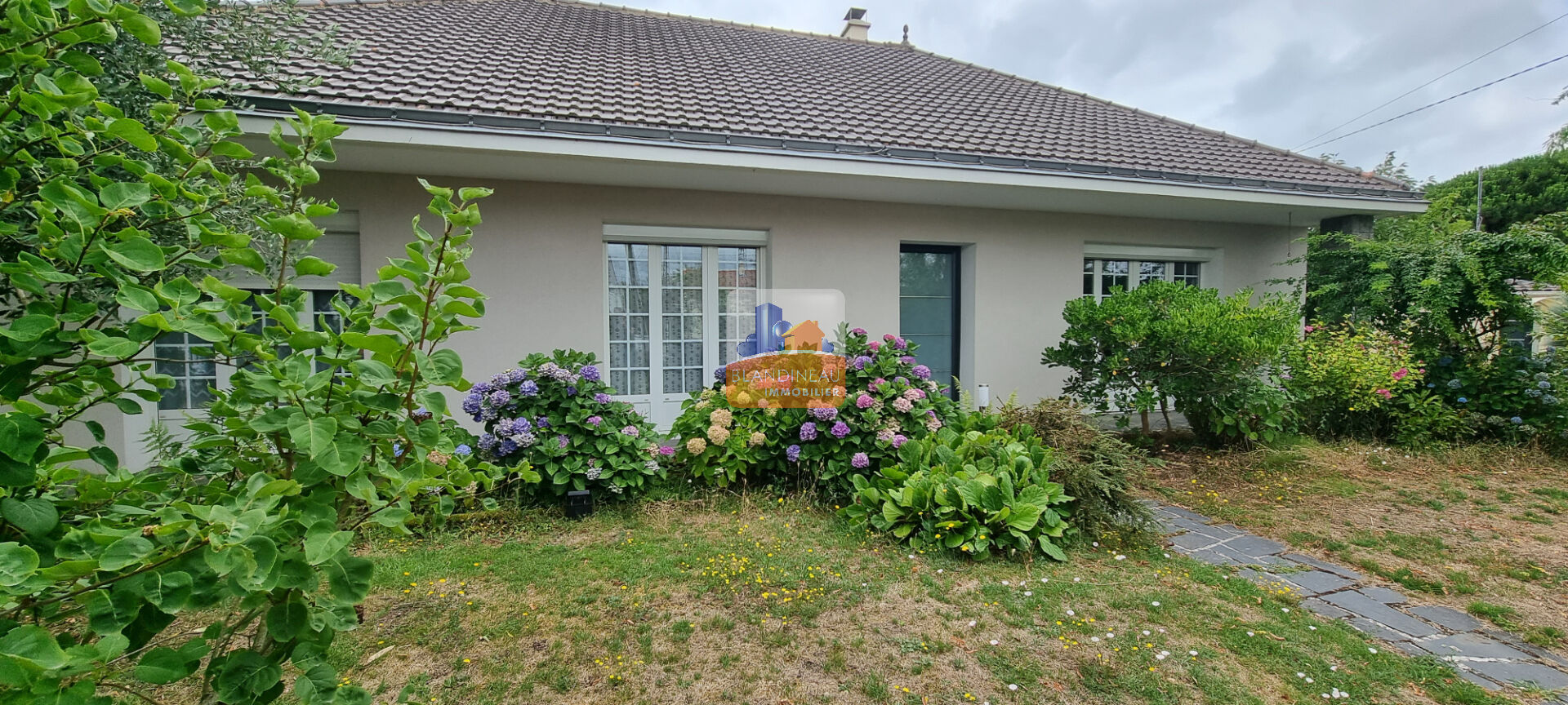 MAISON à BOUGUENAIS