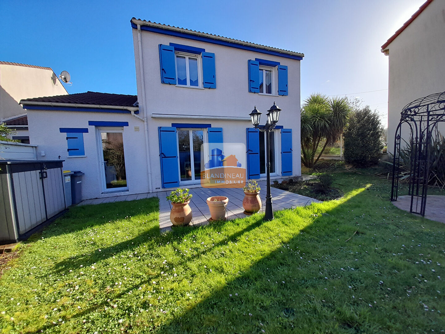 MAISON à BOUGUENAIS