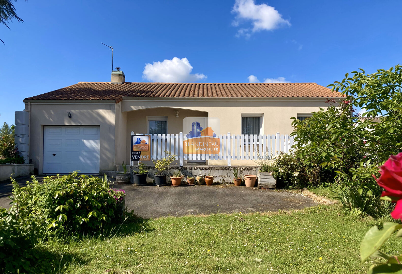 MAISON à BOUGUENAIS